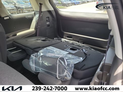 New 2026 Kia Carnival LX FWD image 12