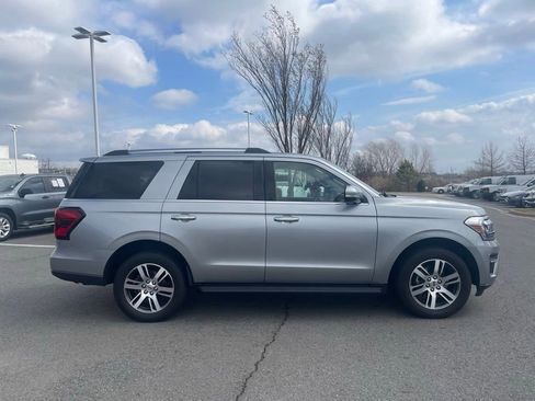 Used 2024 Ford Expedition Limited image 9