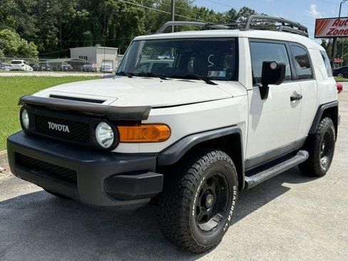 Used 2010 Toyota FJ Cruiser 4WD image 2