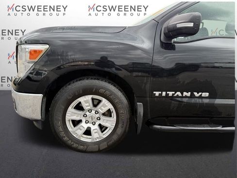 Used 2019 Nissan Titan SV image 24
