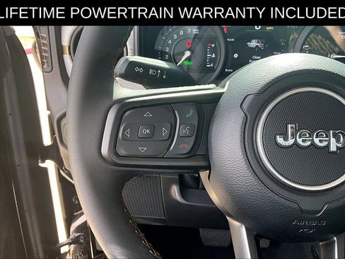 Used 2024 Jeep Wrangler Unlimited image 19