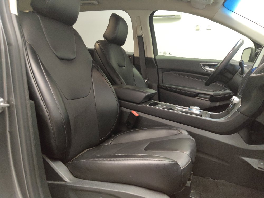Used 2022 Ford Edge Titanium w/ Equipment Group 301A AWD/4WD image 21