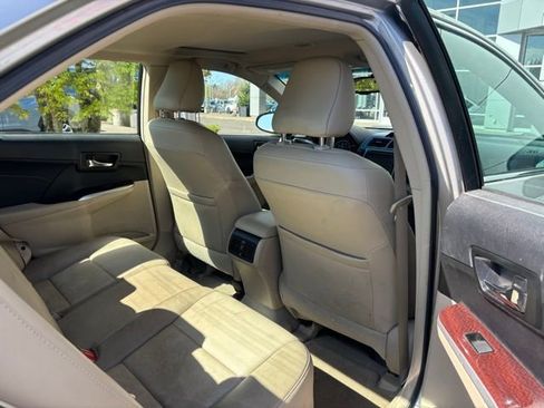 Used 2014 Toyota Camry XLE w/ Leather Package image 10