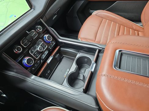 Used 2023 GMC Yukon XL Denali Ultimate AWD/4WD image 26