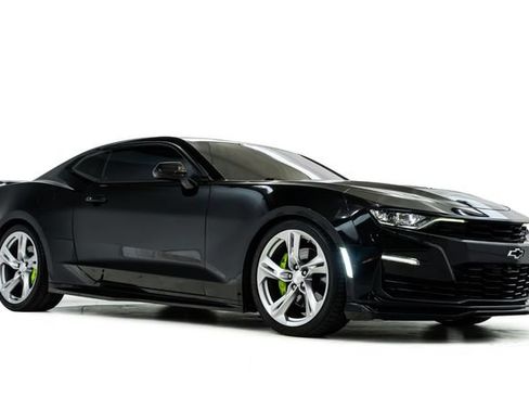 Used 2019 Chevrolet Camaro SS RWD image 6