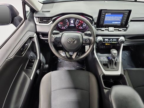 Used 2022 Toyota RAV4 LE AWD/4WD image 10