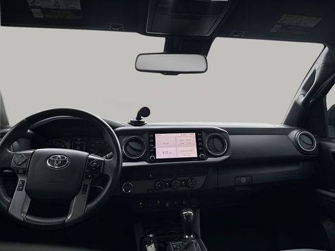 Used 2020 Toyota Tacoma TRD Off-Road image 18