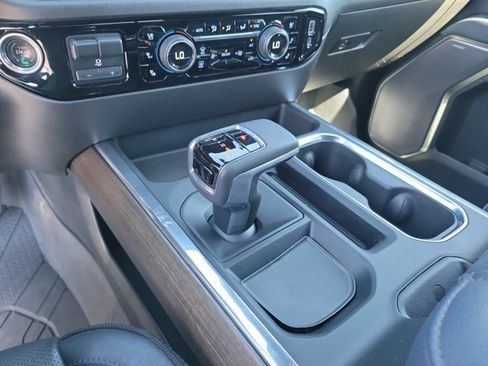 Used 2023 Chevrolet Silverado 1500 High Country w/ Technology Package AWD/4WD image 22