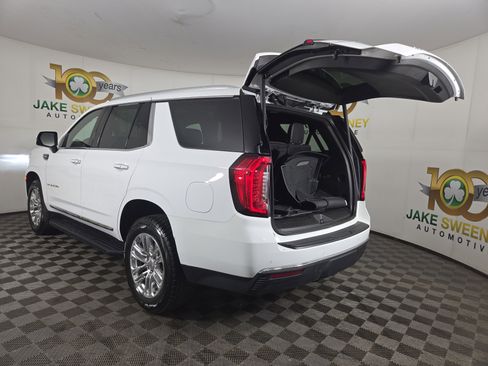 Certified 2023 GMC Yukon SLT w/ SLT Premium Package AWD/4WD image 32