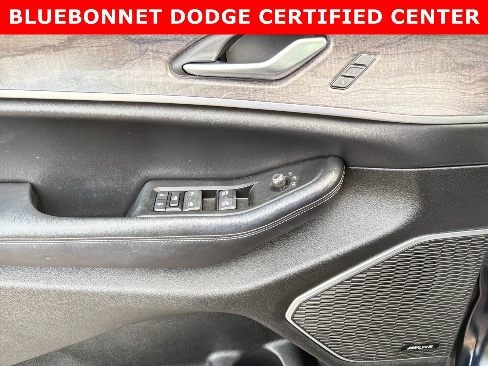 Used 2024 Jeep Grand Cherokee Limited RWD image 10