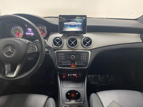 Used 2017 Mercedes-Benz GLA 250 image 14