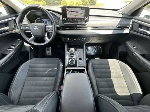 Used 2024 Mitsubishi Outlander SE AWD/4WD image 19