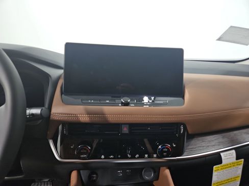 New 2026 Nissan Rogue Platinum image 19