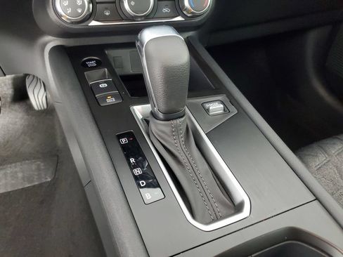 Used 2025 Nissan Kicks SV FWD image 17