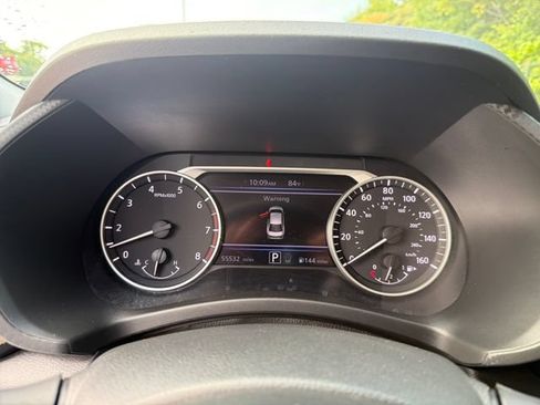 Used 2024 Nissan Sentra SV FWD image 18