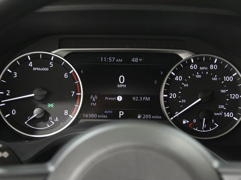 Used 2023 Nissan Rogue S image 8