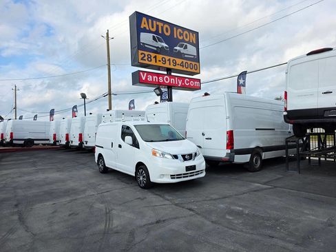 Used 2017 Nissan NV200 SV w/ Technology Package image 38