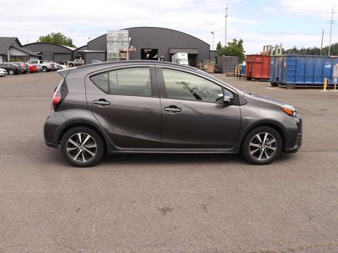 Used 2018 Toyota Prius C Two FWD image 4