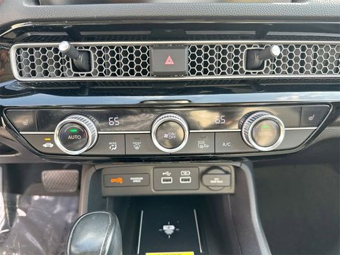 Used 2022 Honda Civic Touring image 25