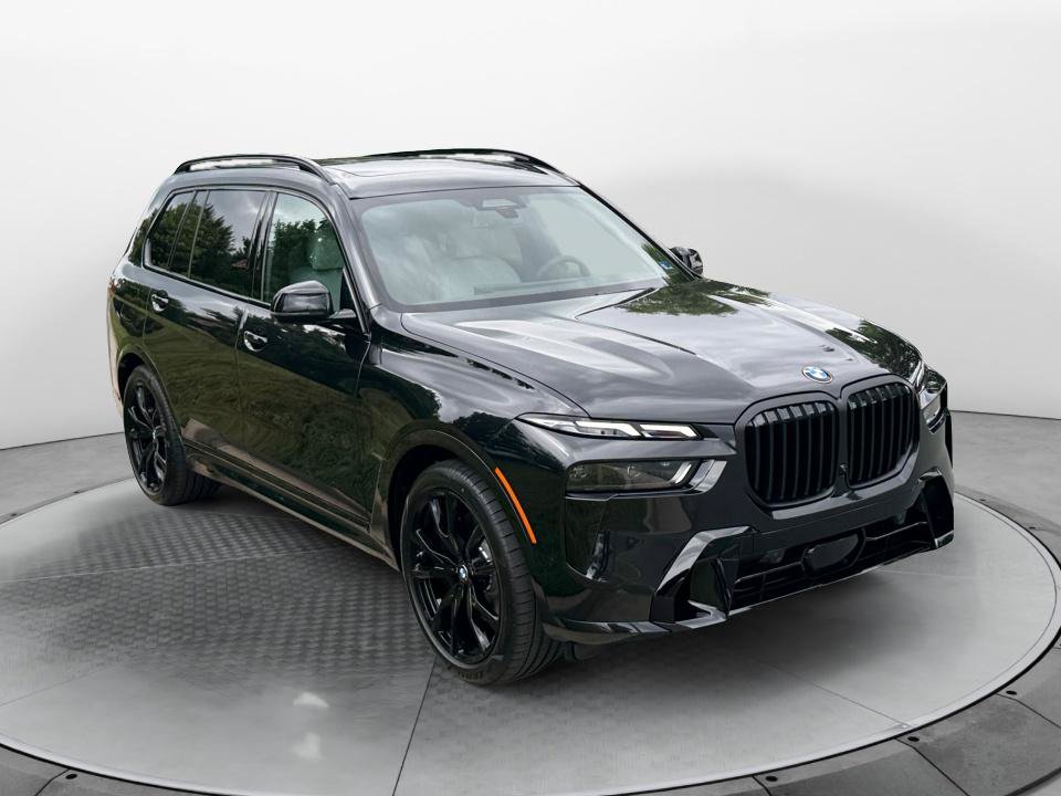 New 2027 BMW X7 xDrive40i w/ M Sport Package AWD/4WD image 1
