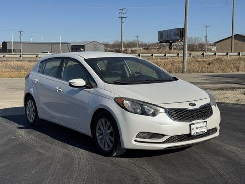 Used 2015 Kia Forte EX image 28