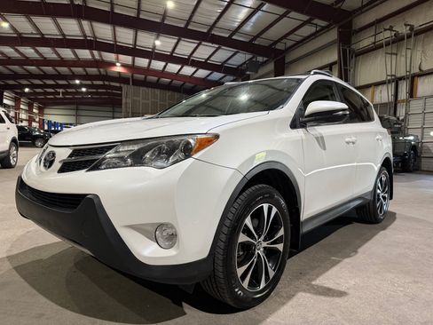 Used 2015 Toyota RAV4 Limited w/ Technology Package AWD/4WD image 9