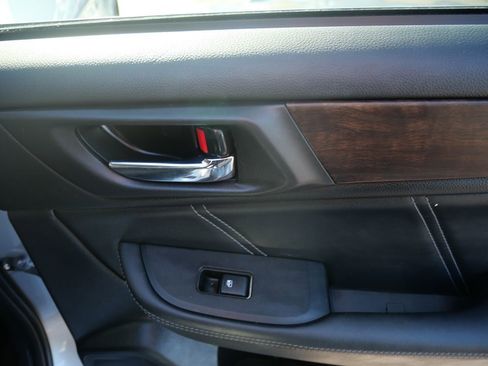 Used 2018 Subaru Outback 2.5i Limited image 28