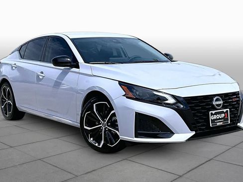 Used 2026 Nissan Altima 2.5 SR FWD image 3