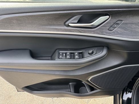 New 2026 Jeep Grand Cherokee Limited w/ Limited Altitude Package image 9