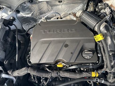 Used 2024 Chevrolet Trax LT w/ Driver Confidence Package image 32