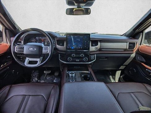 Used 2024 Ford Expedition Limited AWD/4WD image 19