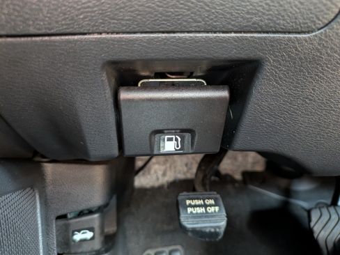 Used 2024 Nissan Altima 2.5 SV FWD image 27