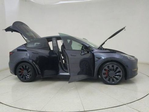 Used 2025 Tesla Model Y Performance image 71