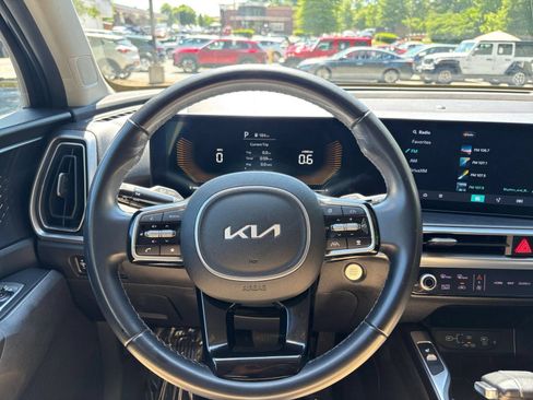 Used 2024 Kia Sorento S FWD image 36