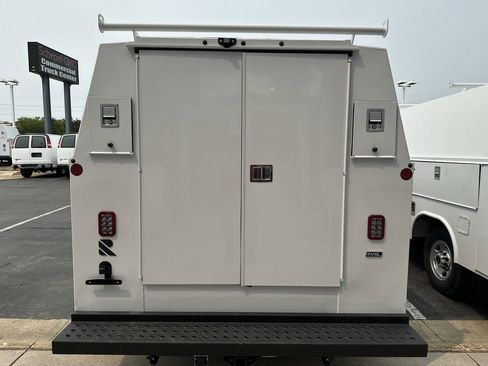 New 2025 GMC Savana 3500 w/ Power Convenience Package image 21