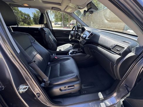 Used 2018 Honda Pilot Elite image 39
