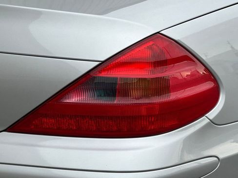 Used 2005 Mercedes-Benz SL 500 image 26