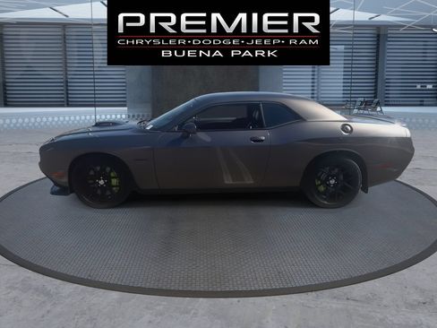 Used 2021 Dodge Challenger R/T w/ Driver Convenience Group RWD image 6