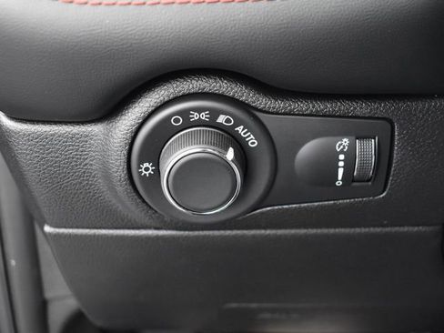 Used 2025 Dodge Durango GT image 13