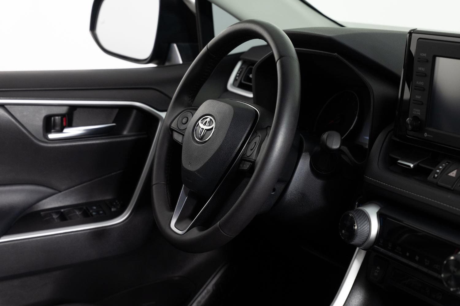 Used 2022 Toyota RAV4 XLE Premium AWD/4WD image 25