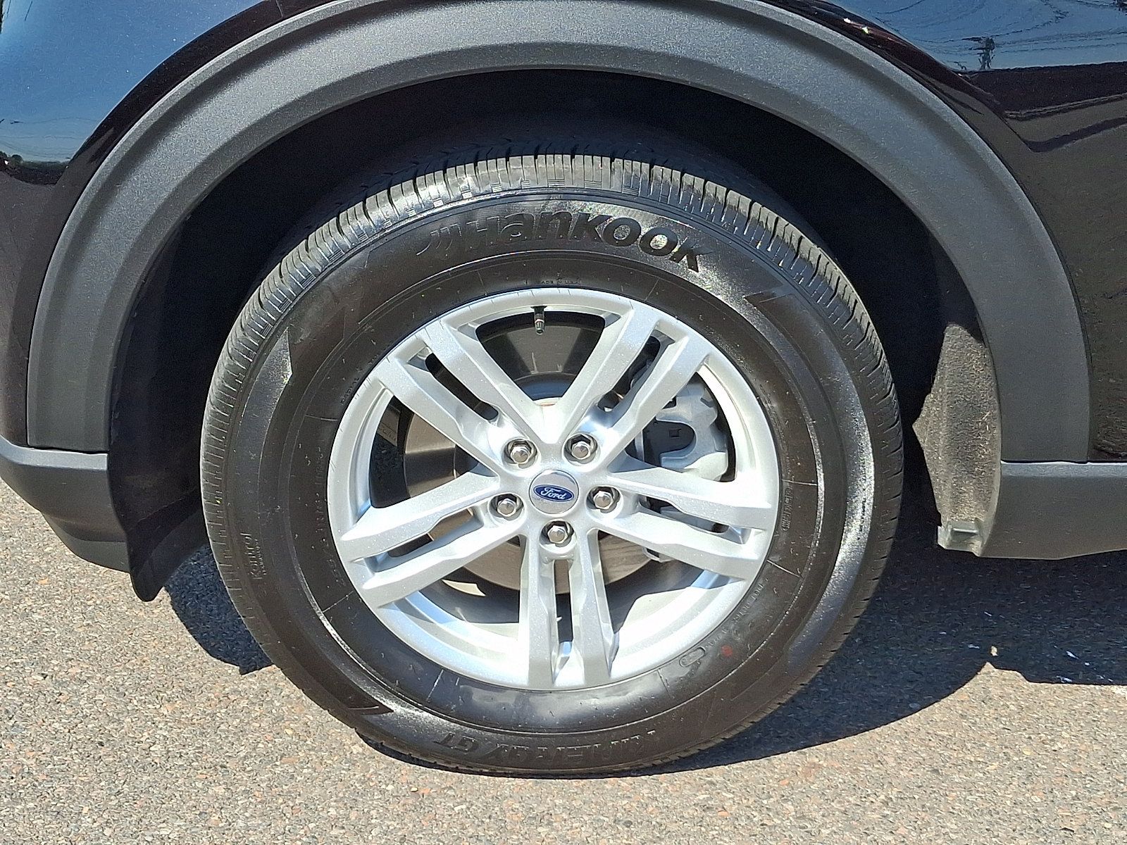 Used 2023 Ford Explorer XLT w/ Equipment Group 202A AWD/4WD image 8