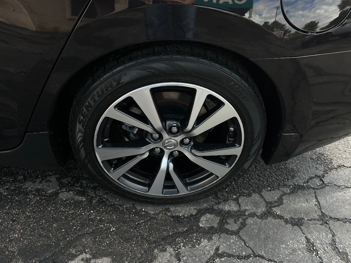 Used 2017 Nissan Maxima Platinum FWD image 46
