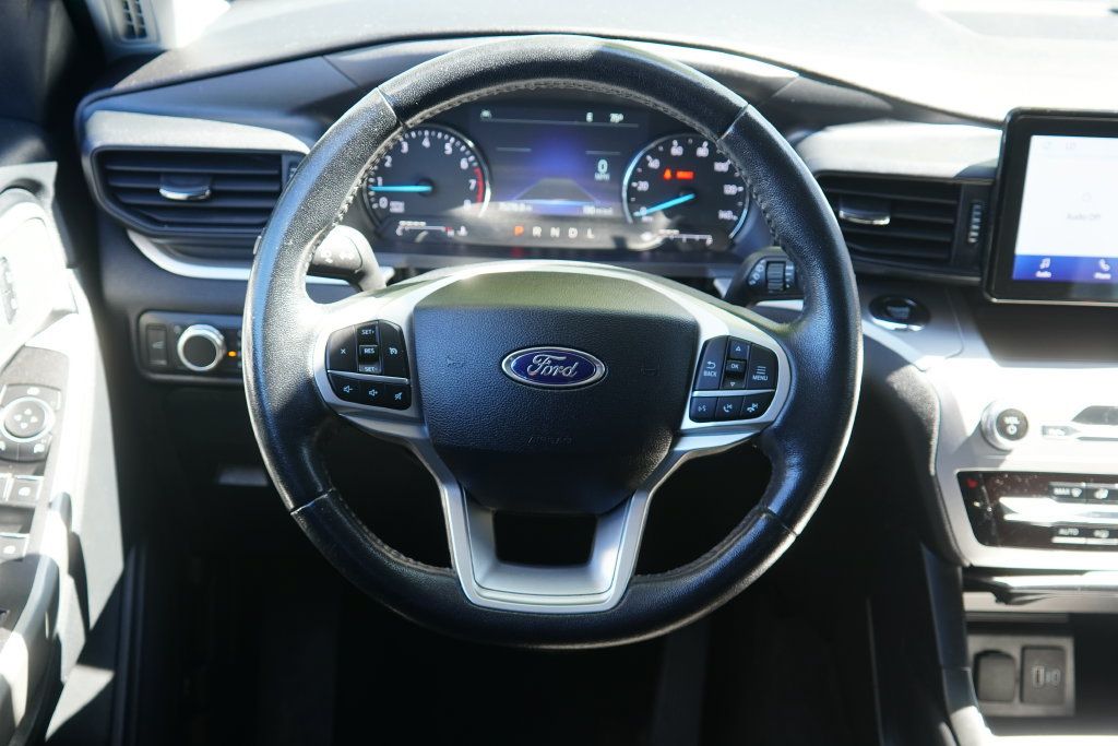 Used 2022 Ford Explorer XLT AWD/4WD image 14