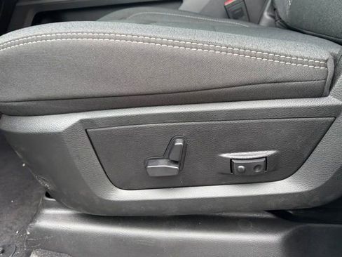 New 2026 RAM 2500 Big Horn AWD/4WD image 16