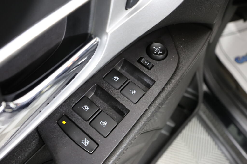 Used 2017 Chevrolet Equinox LT w/ Convenience Package FWD image 30