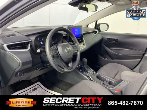Used 2025 Toyota Corolla LE FWD image 11