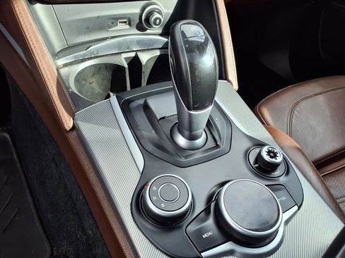 Used 2018 Alfa Romeo Stelvio Ti Sport image 25