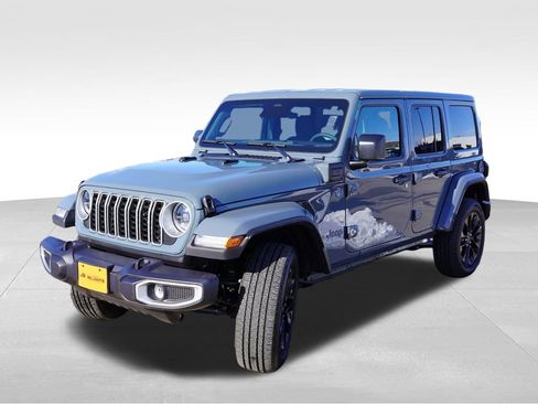Certified 2025 Jeep Wrangler Unlimited Sahara w/ Safety Group image 11