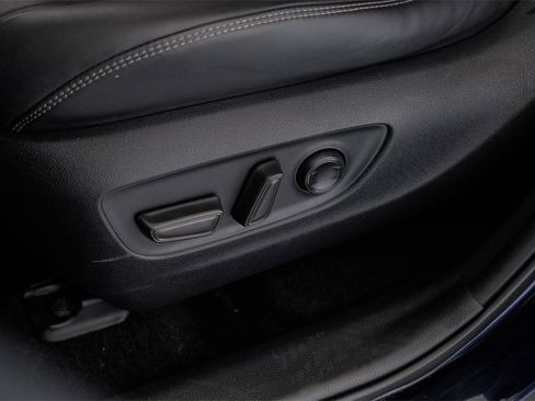 Used 2021 Toyota RAV4 XLE Premium image 38