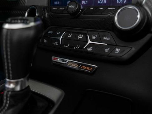 Used 2015 Chevrolet Corvette Z06 w/ 3LZ Preferred Equipment Group image 23